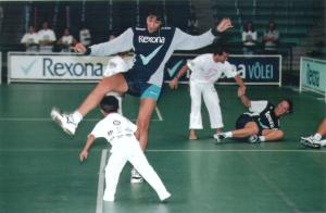 2001 - Filó joga capoeira com aluno no 4º Torneio Internúcleos etapa final em Curitiba