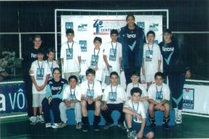 2001 - Atletas na premiação do 4º Torneio Internúcleos etapa final em Curitiba