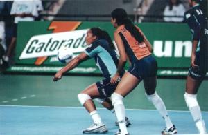 2001 - Equipe Rexona Superliga 2001-02 em Curitiba - Foto Luiz Doro