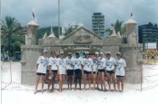 2000 - 1º Summer Tim com quadrinhas de minivôlei e presença da equipe (janeiro) 