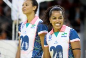 2017 - Walewska Oliveira e Fofão no Voleibol das Estrelas (29 de abril) - Foto Daniela Carvalho