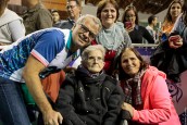 2017 - Bernardinho com o público durante a comemoração de 20 anos do projeto de voleibol no Paraná (29 de abril) - Foto Daniela Carvalho