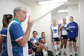 2017 - Bernardinho e atletas no vestiário antes do Voleibol das Estrelas (29 de abril) - Foto Daniela Carvalho 